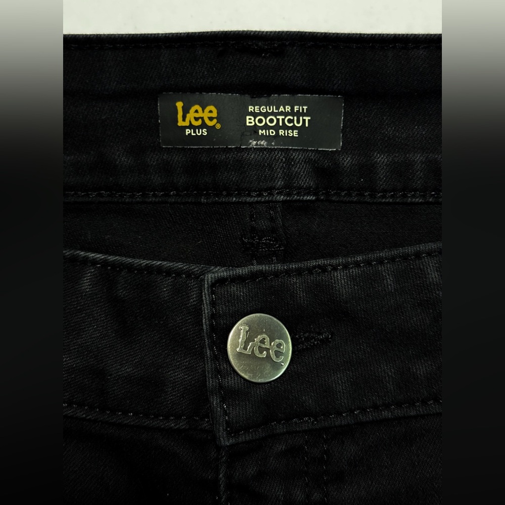 Lee Women’s Plus 26W Flex Motion Bootcut Black Jeans Mid Rise Regular Fit - Picture 6 of 9